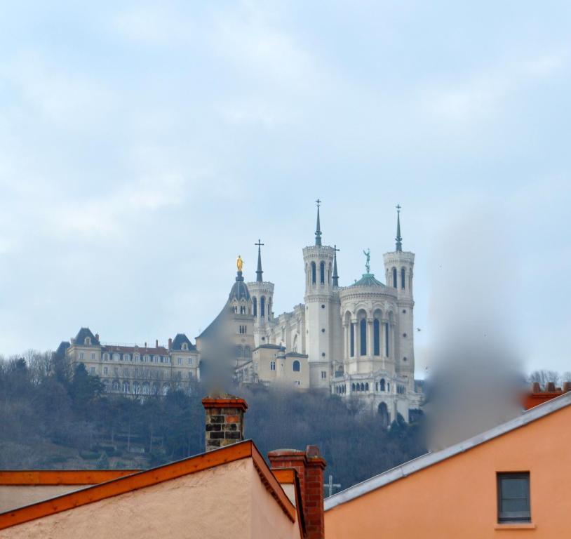 Le Secret Des Templiers Apartment Lyon Exterior photo